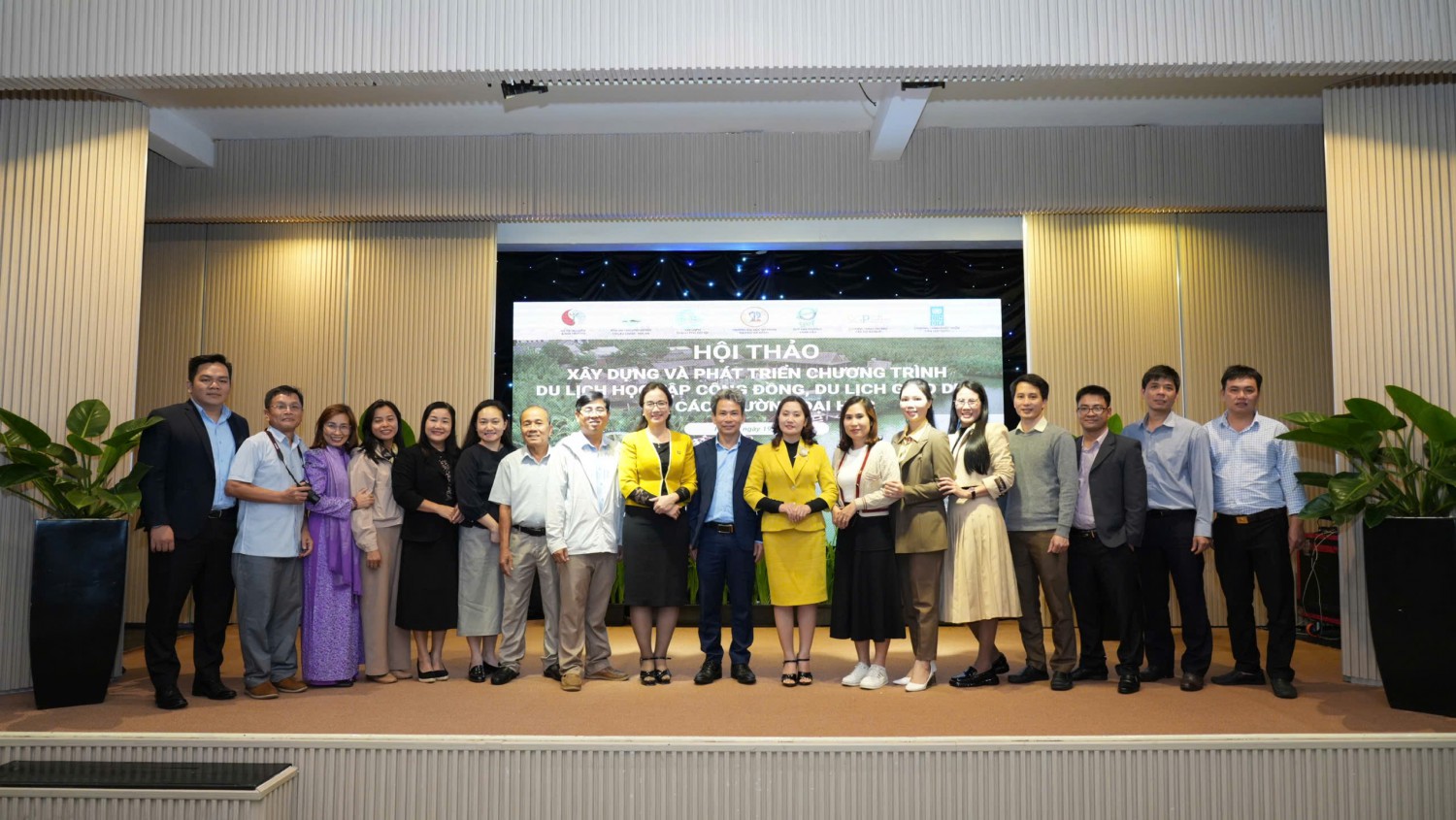 Tạo liên kết bền vững giữa Nhà trường và cộng đồng trong du lịch học tập